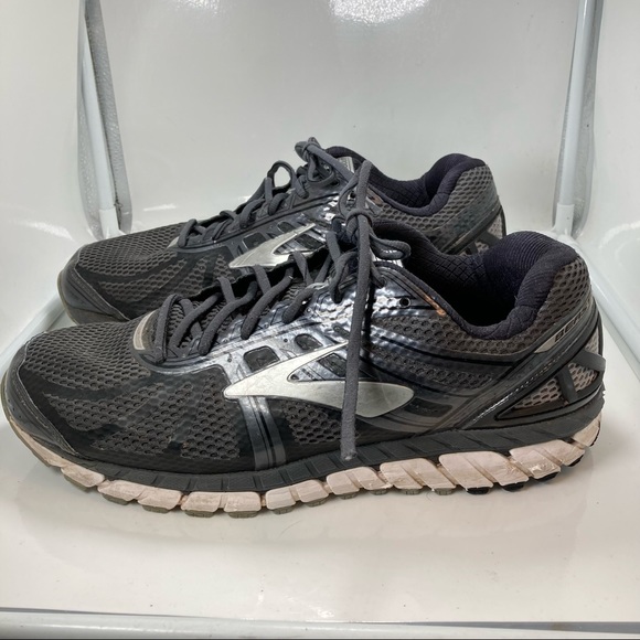 brooks beast size 13